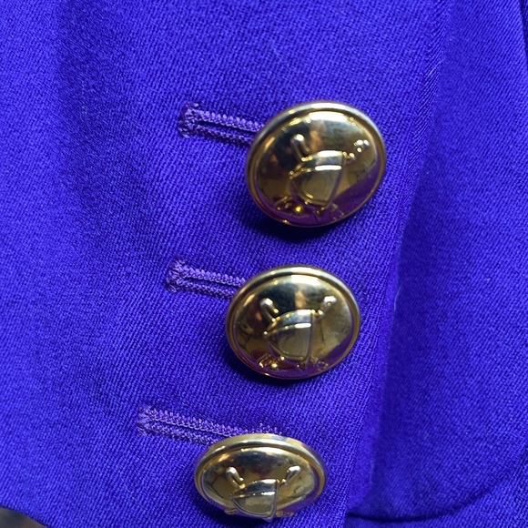 ESCADA - Picture 5 of 12